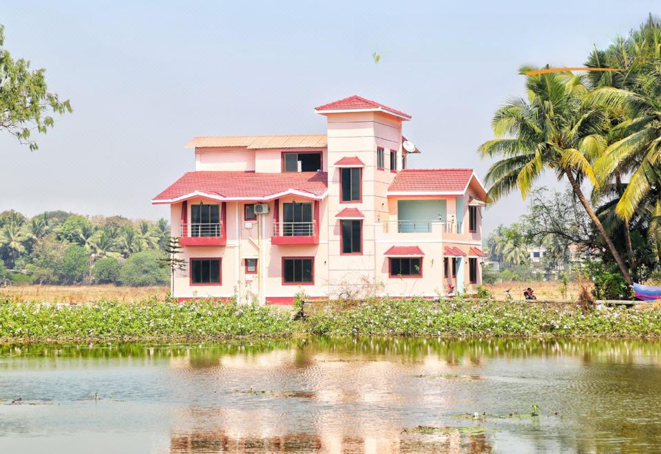 Lotus the Lake View Resort - Housity
