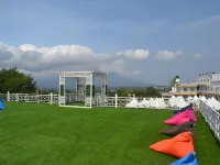 Chevilly Resort & Camp