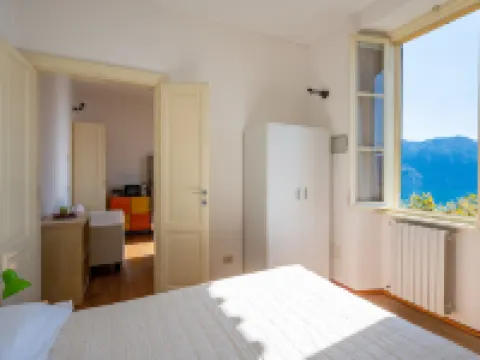 Vittoria Hotels in Ghiffa