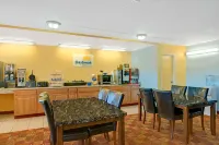 Days Inn by Wyndham Independence - breakfast