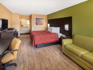 Days Inn by Wyndham Tupelo