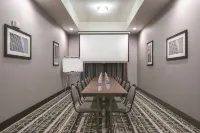 La Quinta Inn & Suites by Wyndham Fort Worth West - I-30