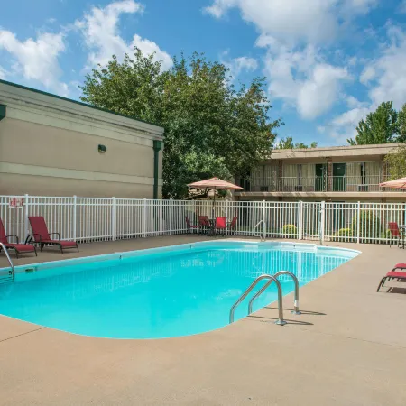 Days Inn by Wyndham Paducah I-24 Exit 4