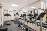 Howard Johnson by Wyndham Middletown Newport Area - Fitnessstudio