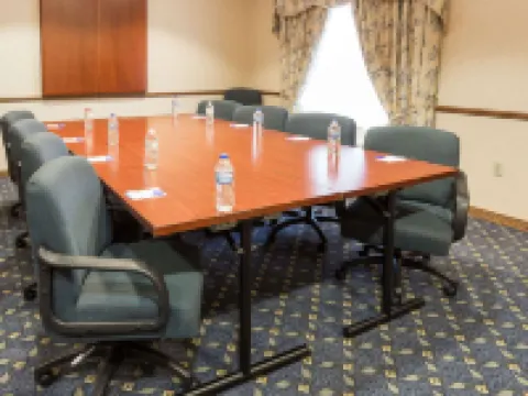 Baymont by Wyndham Waterford/Burlington WI Hotels in Racine County