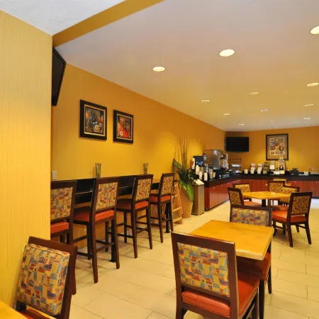 Best Western Plus Fresno Inn