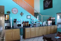 Howard Johnson by Wyndham Holbrook - breakfast