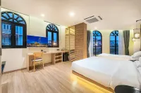 Phra Nakhon Poshtel