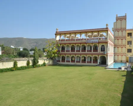 Moti Mahal - A Heritage Haveli Hotels in Pushkar