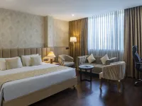 The Woodbury Hotels near Amazon BLINK studio