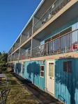 Above Tide Motel Hotels near Raspberry Rascals