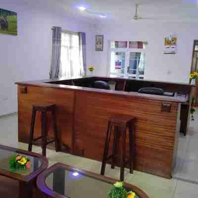 Renajoe Exclusive Guesthouse Tema Community 9 Others