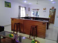 Room in Guest Room - Renajoe Exclusive Guesthouse Tema Community 9 Hoteles en Tema