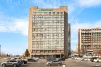 Sandman Hotel Montreal - Longueuil - Pools