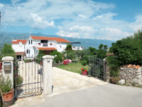 Lukeni Hotels in Vinjerac