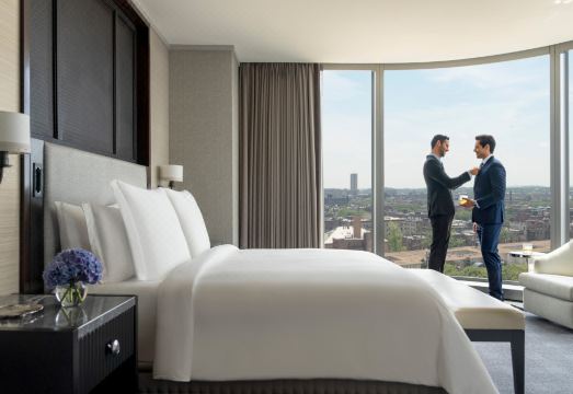 포 시즌스 호텔 원 달턴 스트리트 보스턴의 현대적인 외관