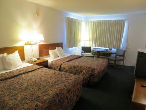 Waterfront Inn Mackinaw City