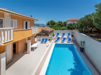 Mornar Hotels in Arbanija