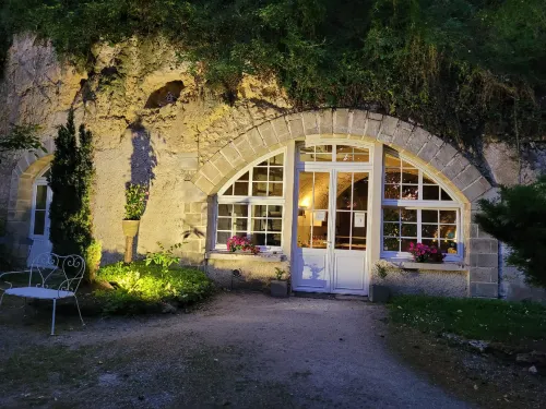 Chambres d'Hôtes Troglodytes Le Clos de L'Hermitage Hôtels à : Cangey
