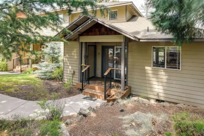 Resort-Style Klamath Falls Home, Golf Course View!