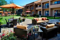 Courtyard Chicago Naperville
