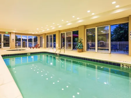 Hampton Inn & Suites Clinton - I-26