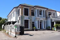 Puri Gajah Dompak Hotels in Kupang