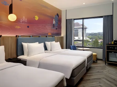 Ibis Styles Semarang Simpang Lima Отели рядом с достопримечательностью «Лима»