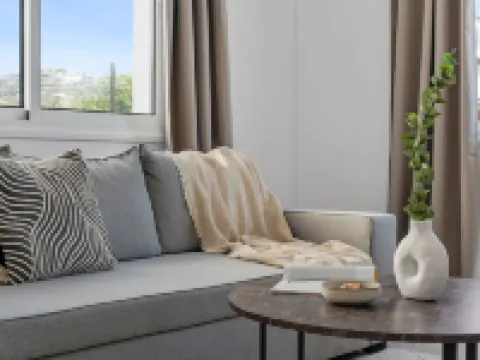 Sanders White Mountains - Vibrant Villa with Pool Ξενοδοχεία στην πόλη Τρεμιθούσα