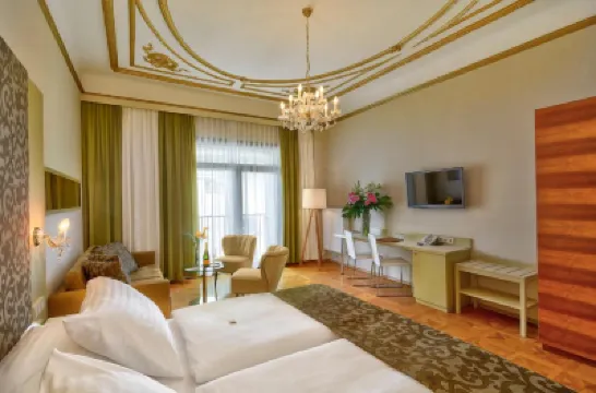 Hotel Wandl Hotel berhampiran Gereja St Peter