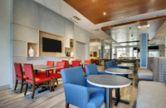 Holiday Inn Express & Suites CHARLESTON NE MT PLEASANT US17 by IHG