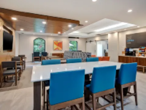 ホリデイ イン エクスプレス ホテル & スイーツ ドーバー by IHG ドーバーのホテル