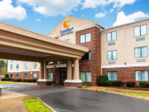 Comfort Inn & Suites Pine Bluff Hotels in Pine Bluff