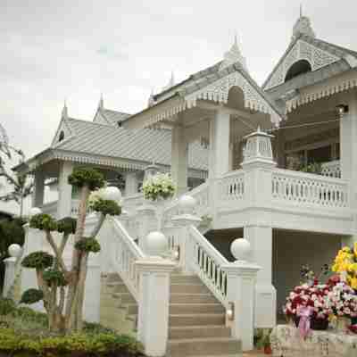 Nirvanan House Hotel Exterior