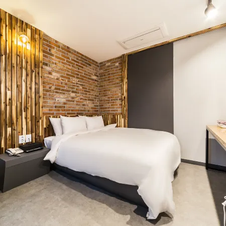 Chuncheon Hotel 121
