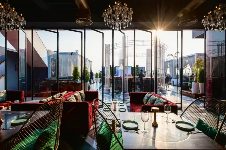 Amara Gateway Hotel Отели рядом с достопримечательностью «Vijay Park»