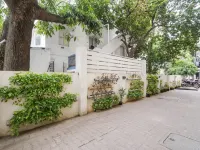 Grey Suit Hotels near German Consulate General