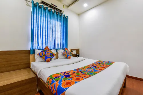 FabExpress Relax Inn - Prahlad Nagar Hotels in Sarkhej