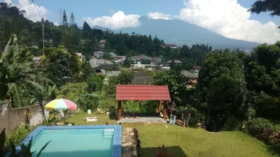 Vila M2N Series Hotels in Megamendung Subdistrict