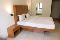 Hotel Holiday Pride Các khách sạn ở 