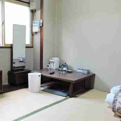 ビジネスホテル喜楽荘 Rooms