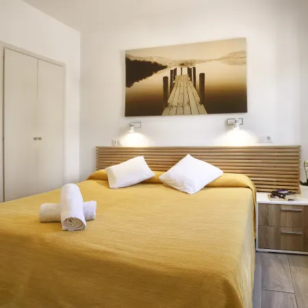 Naika Studios & Apartments