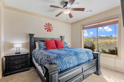 Coral Springs Getaway - Outdoor and Indoor Heated Pool - Close to Zion National Park Hotels in Hurricane
