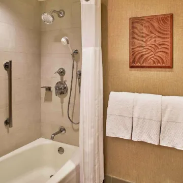 Hilton Hawaiian Village Waikiki Beach Resort