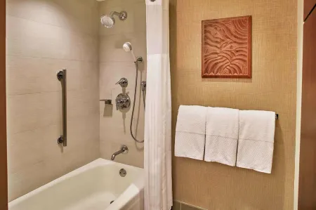 Hilton Hawaiian Village Waikiki Beach Resort