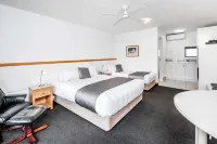 Palms Motel Hotels in 