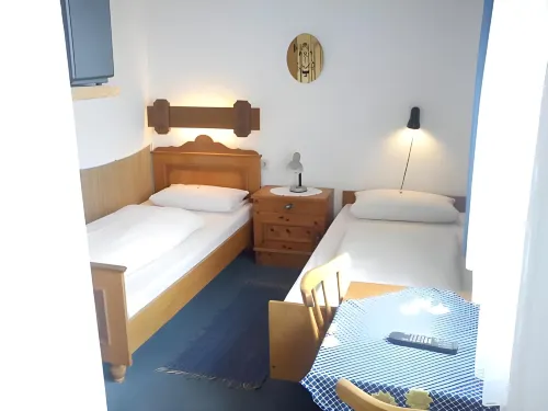 Hotel-Restaurant Hellmann فنادق في Allersberg