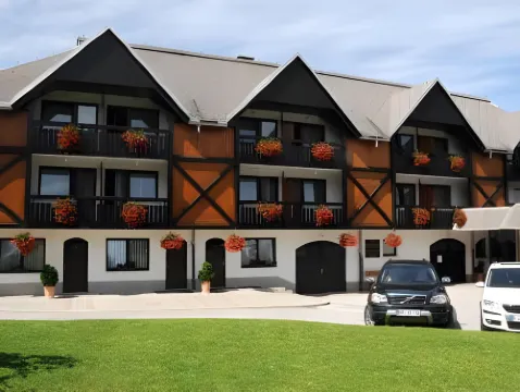 Hotel Tripič, Restaurant and Pizzeria Hotels in Ribcev Laz