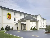 Super 8 by Wyndham Pontoon Beach IL/St. Louis MO Area Hotels in Pontoon Beach