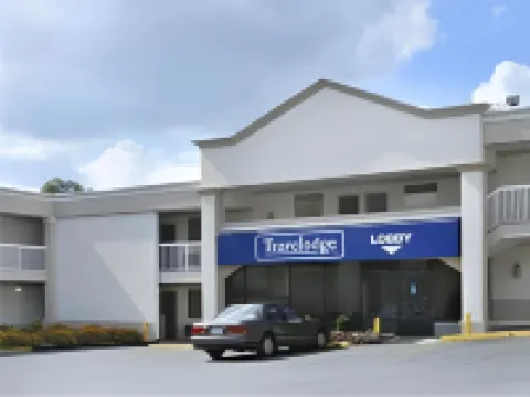 銀泉戴斯酒店 銀泉酒店